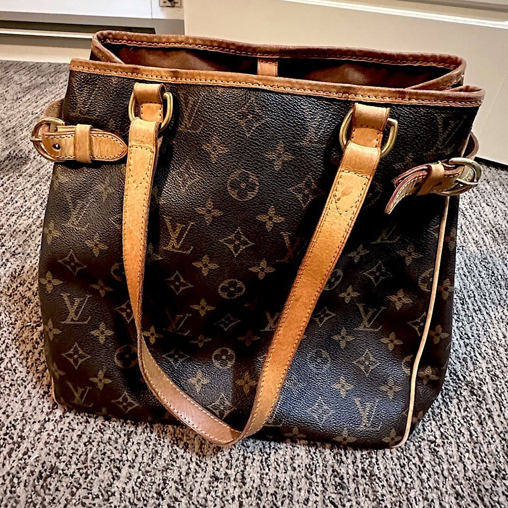 Authentic Louis Vuitton monogram purse